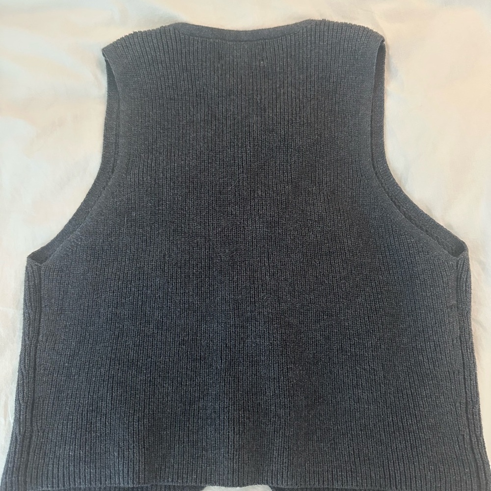 Universal Thread Gray Ribbed Sweater Vest - Picture 2 of 2